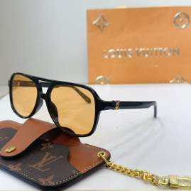 Picture of Louis Vuitton Sunglasses _SKUfw76771348fw